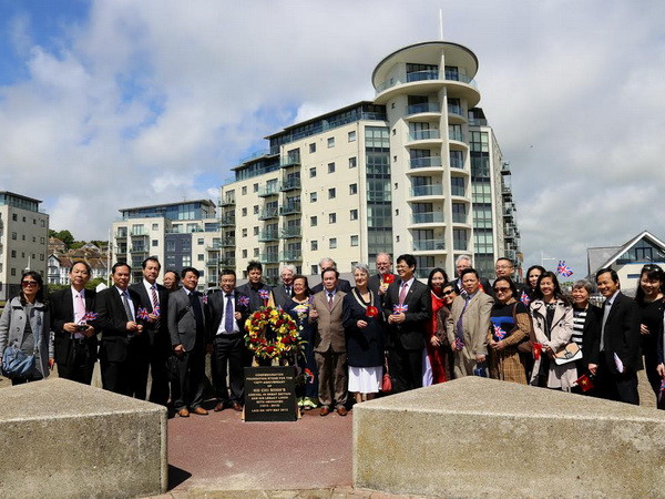 Chính quyền thị trấn cảng Newhaven kết nghĩa với thành phố Vinh ảnh 2