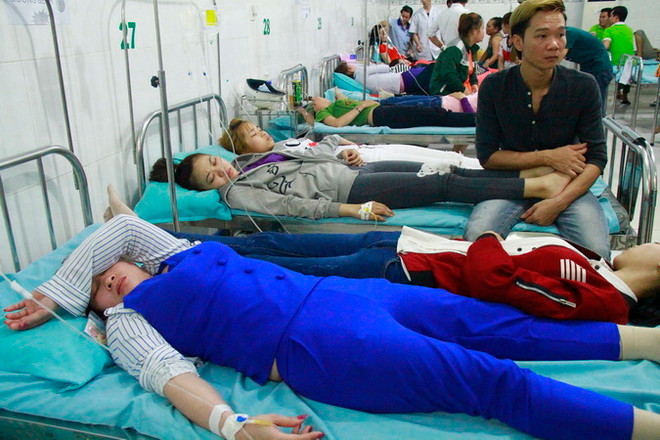 Hàng trăm công nhân ở An Giang nhập viện nghi do ngộ độc thực phẩm ảnh 1