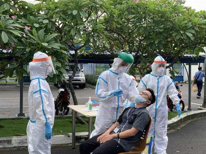 TP Hồ Chí Minh tăng cường năng lực xét nghiệm trong tình hình mới ảnh 1