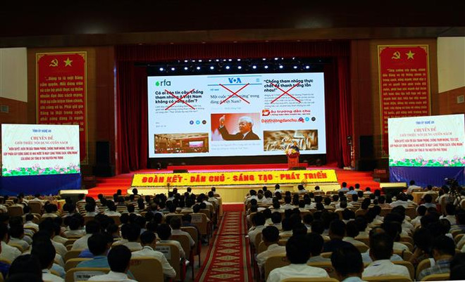 Nghệ An: Giới thiệu cuốn sách của Tổng Bí thư về chống tham nhũng ảnh 1