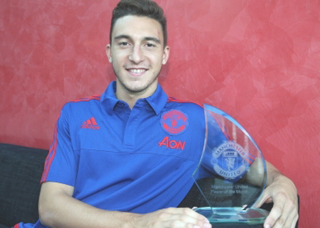 Darmian nhận giải thưởng Cầu thủ xuất sắc nhất tháng 8 của M.U ảnh 1