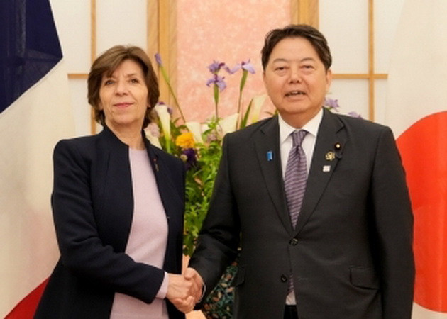 Ngoại trưởng Nhật Bản Yoshimasa Hayashi và người đồng cấp Pháp Catherine Colonna. (Nguồn: Bộ Ngoại giao Nhật Bản) Pháp, Nhật Bản nhất trí thúc đẩy hợp tác an ninh tại Ấn Độ Dương-TBD ảnh 1