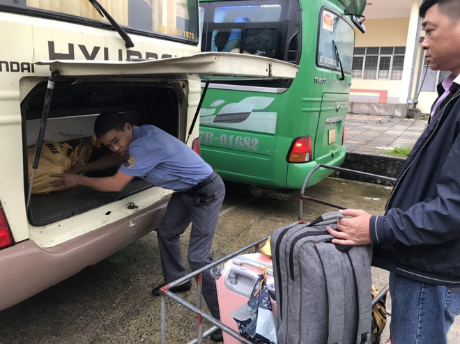 Đường sắt Bắc-Nam bị tê liệt do nhiều điểm sạt lở tại Hà Tĩnh ảnh 6