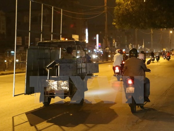 Hà Nội tiếp tục xử lý mạnh xe thô sơ chở hàng hóa cồng kềnh ảnh 1