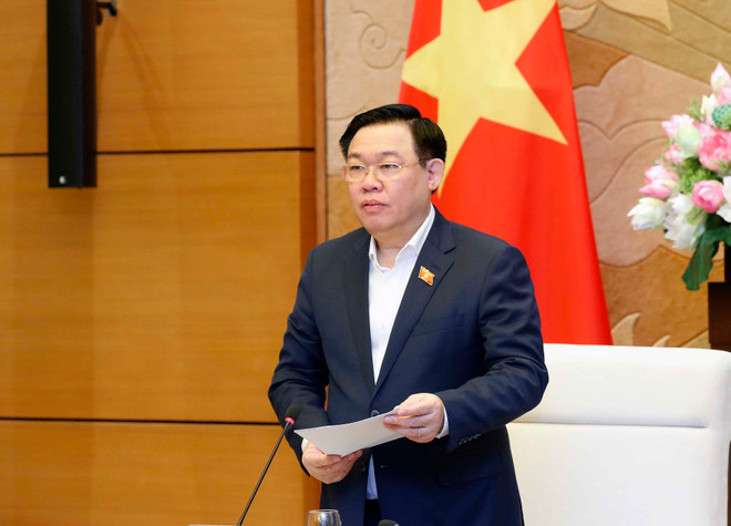 Chủ tịch Quốc hội Vương Đình Huệ chủ trì cuộc họp để nghe trình bày quá trình xây dựng và hoàn thiện Dự án Luật Công nghiệp quốc phòng, an ninh và động viên công nghiệp. (Ảnh: Nhan Sáng/TTXVN) TTXVN_2102ChutichQuochoi2.jpg