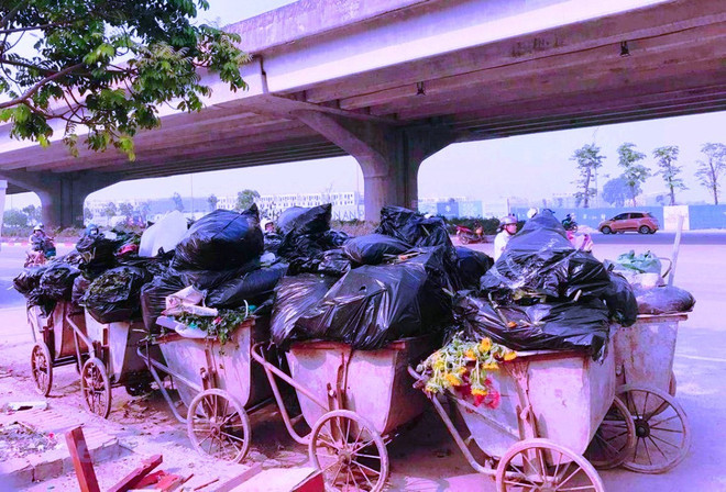 Chặn xe tại khu xử lý chất thải Nam Sơn khiến hầm chung cư 'ngập rác' ảnh 2