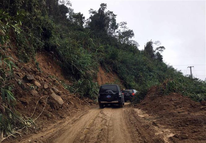 Truy tặng Huân chương Bảo vệ Tổ quốc cho 11 cán bộ đã hy sinh ảnh 1