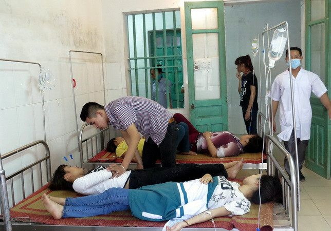 Điều tra, xác định nguyên nhân vụ nghi ngộ độc ở Nam Định ảnh 1