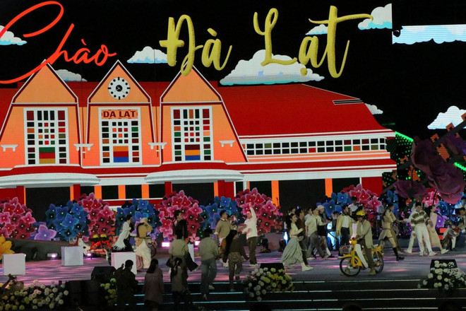 ttxvn_khai_mac_fetival_hoa_da_lat_lan_thu_x_nam_2024_0612-3.jpg