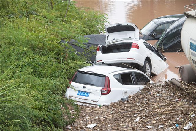 Trung Quốc nâng mức ứng phó khẩn cấp lũ lụt ở nhiều khu vực ảnh 1