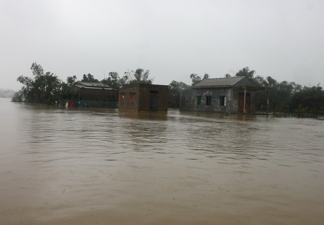 Nước rút chậm, hơn 45.000 ngôi nhà ở Huế vẫn ngập sâu gần 1m ảnh 2