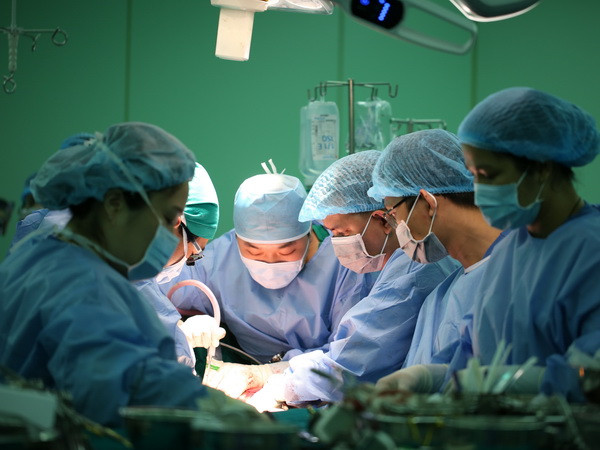 Thêm một cơ sở y tế thực hiện thành công ghép gan từ người sống ảnh 1