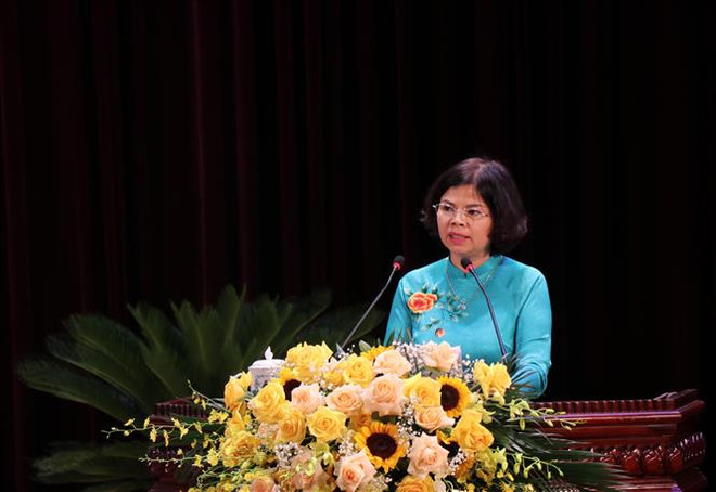 Chủ tịch UBND tỉnh Bắc Ninh Nguyễn Hương Giang phát biểu tại Hội nghị. (Ảnh: Thanh Thương/TTXVN) Bắc Ninh: Lãnh đạo tỉnh trao đổi, giải quyết khó khăn của nông dân ảnh 1