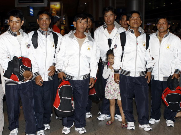 Chín ngư dân gặp nạn trên biển đã về nước an toàn ảnh 1