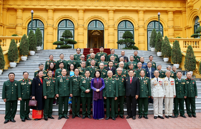 Phó Chủ tịch nước tiếp đại biểu CCB Trung đoàn 271 Quân khu Trị Thiên ảnh 2