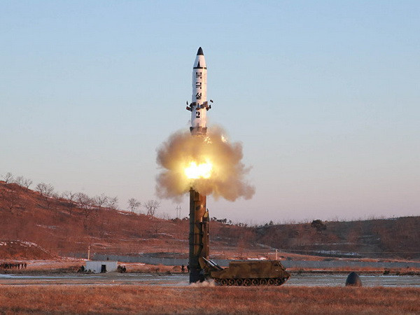 Nhật Bản cân nhắc thảo luận với Nga vụ Triều Tiên phóng tên lửa ảnh 1