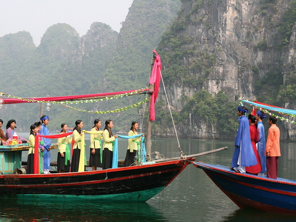 Bảo tồn làn điệu hát giao duyên vùng biển di sản Vịnh Hạ Long ảnh 1