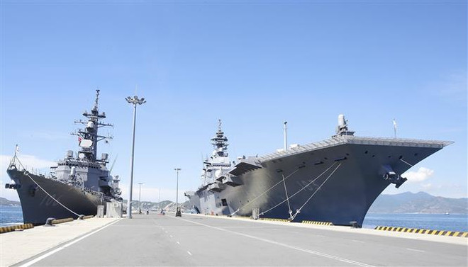 Hai tàu khu trục của Hải quân Nhật Bản cập Cảng quốc tế Cam Ranh ảnh 1