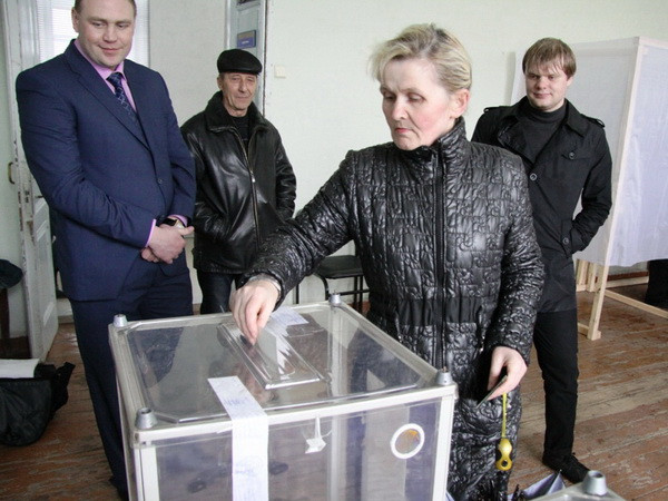 NATO không công nhận cuộc trưng cầu dân ý ở Crimea ảnh 1