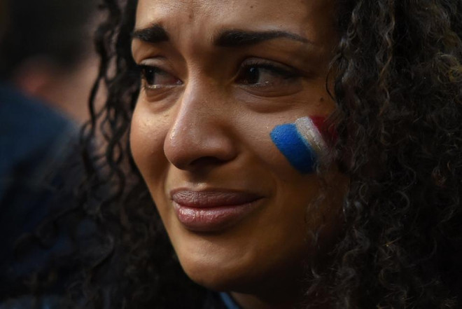 Người dân Paris vững vàng trước hành động tàn bạo của khủng bố ảnh 2