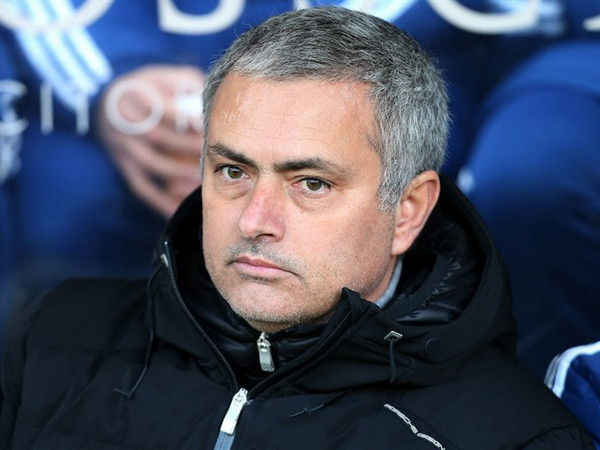 Tin 1/3: Sir Alex định phá Real vụ Ronaldo, Mou lại "nổi điên" ảnh 3