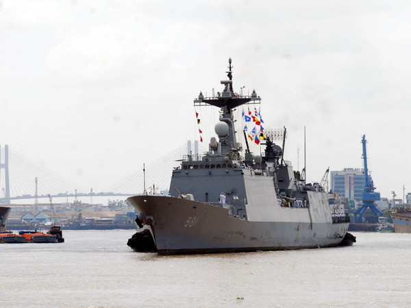 Chùm ảnh tàu hải quân Hàn Quốc thăm TP. Hồ Chí Minh ảnh 2