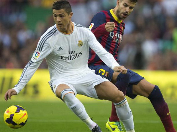 Tin 1/3: Sir Alex định phá Real vụ Ronaldo, Mou lại "nổi điên" ảnh 1