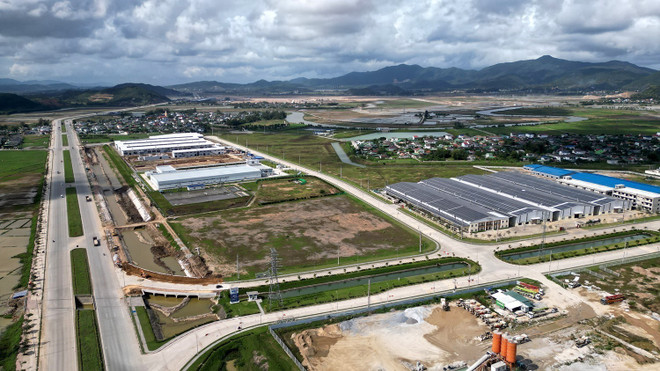Khu công nghiệp (KCN) WHA IZ 1 tại huyện Nghi Lộc (Nghệ An) là KCN có quy mô lớn và hiện đại bậc nhất tại vùng Bắc Trung Bộ Việt Nam, kết nối các trung tâm sản xuất, chế tạo và phân phối phục vụ thị trường trong nước và quốc tế. (Ảnh: Tuấn Anh/TTXVN) ttxvn_nghe_an_tap_trung_phat_trien_cong_nghiep_ho_tro.jpg