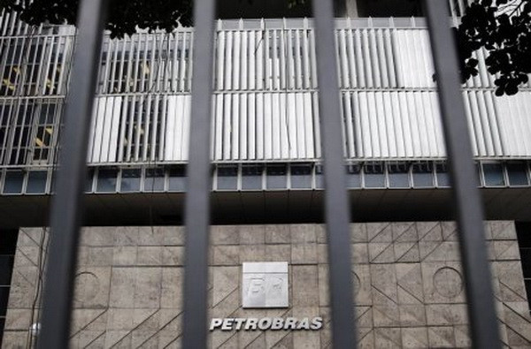 Brazil: Thêm một cựu lãnh đạo Petrobras bị buộc tội tham nhũng ảnh 1