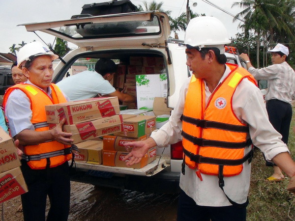 Quảng Ngãi không để người dân bị đói, thiếu nhà sau bão ảnh 1