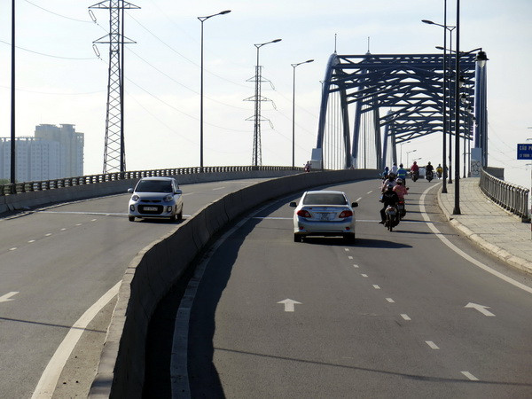 Nguy cơ “phí chồng phí” khi thu phí ôtô vào trung tâm TP.HCM ảnh 1