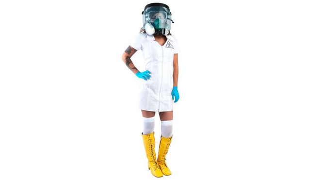 Bộ trang phục gây tranh cãi. (Nguồn: ABC News) Tranh cãi với thời trang “y tá Ebola” trong mùa Halloween ảnh 1