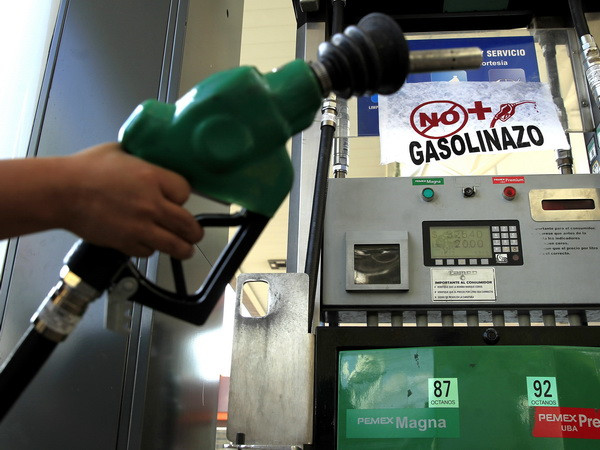 Giá dầu tăng trước khi Mỹ công bố số liệu về dự trữ dầu ảnh 1