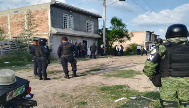 Mexico giải cứu hàng chục người di cư Trung Mỹ bị bắt cóc ảnh 1