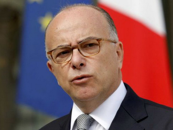 Thủ tướng Pháp Bernard Cazeneuve. (Nguồn: Reuters) Pháp đề xuất kéo dài tình trạng khẩn cấp tới sau cuộc bầu cử ảnh 1