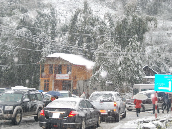 Nhiệt độ Sa Pa giảm sâu còn 3,2 độ C, trời chuyển rét đậm ảnh 1