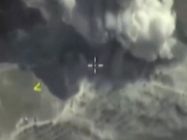 Không quân Nga phá hủy nhiều mục tiêu quan trọng của IS ở Syria ảnh 1