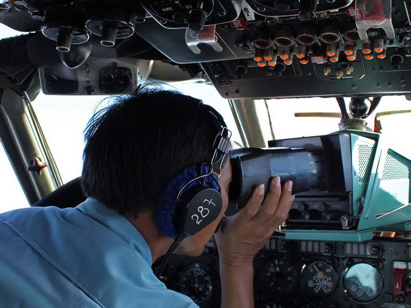 Máy bay Việt Nam tìm máy bay mất tích ở Rừng U Minh ảnh 1