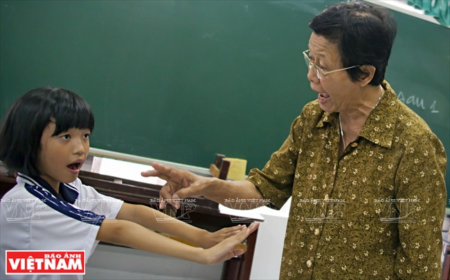 Bà giáo già 30 năm miệt mài thắp hy vọng cho các trẻ em câm điếc ảnh 4