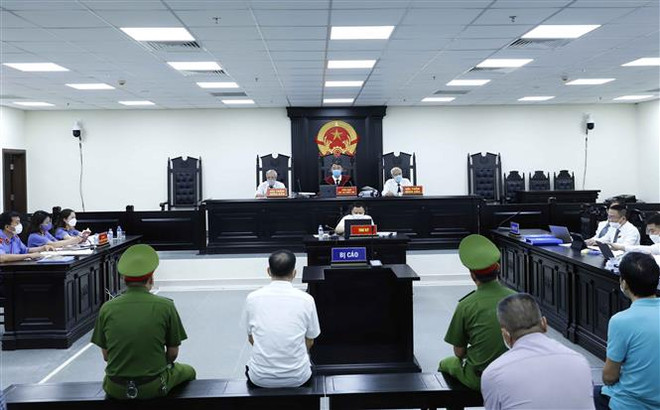 Quang cảnh phiên tòa. (Ảnh: An Đăng/TTXVN) Vụ Phùng Anh Lê nhận hối lộ: Kiến nghị xem xét cá nhân liên quan ảnh 1