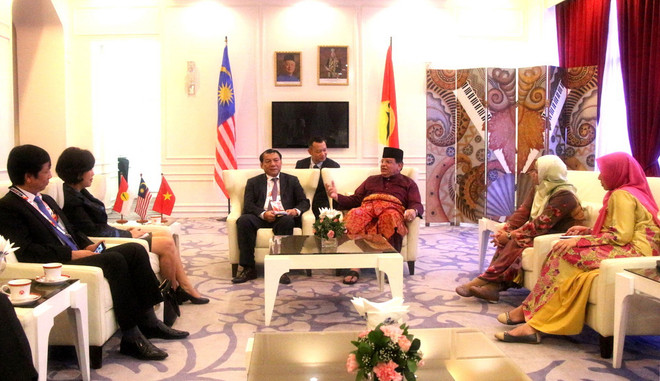 Đoàn Đảng Cộng sản Việt Nam dự đại hội đảng cầm quyền tại Malaysia ảnh 1