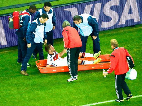 Tuyển Đức nhận tin sốc ngay trước thềm tứ kết World Cup 2014 ảnh 1