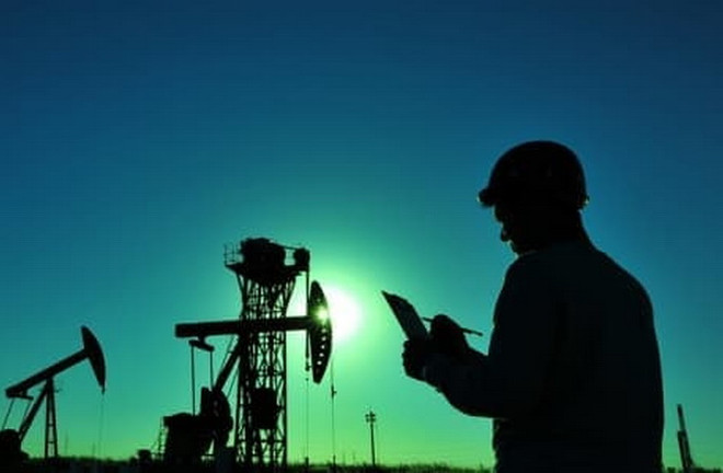 Giá dầu thế giới giảm 1% do căng thẳng ở Trung Đông hạ nhiệt ảnh 1