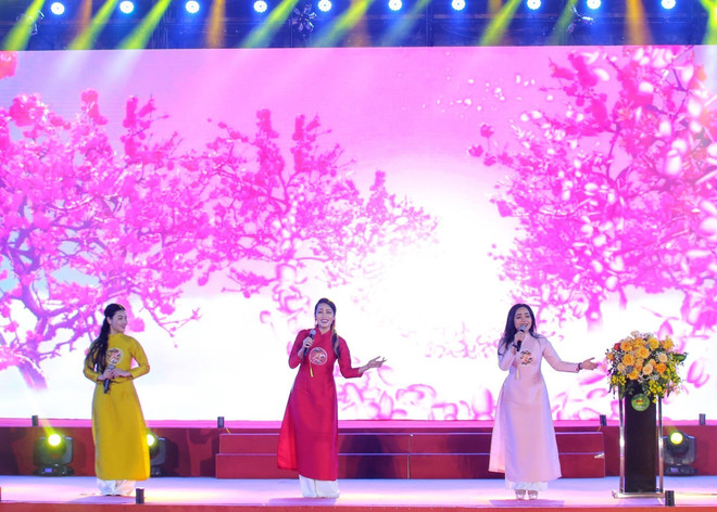 Thơ ca luôn đồng hành cùng công cuộc xây dựng và bảo vệ Tổ quốc ảnh 4