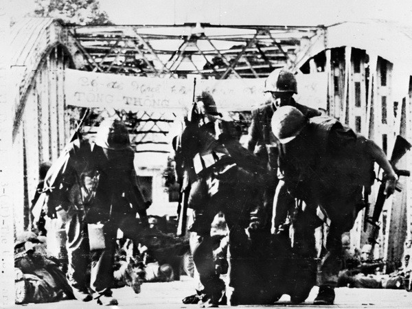 Tổng tiến công Mậu Thân 1968: Thành phố Huế ngời sáng 8 chữ vàng ảnh 1