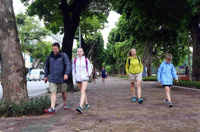 Không khí lạnh yếu dần, Bắc Bộ sáng mưa rải rác, trưa chiều trời nắng ảnh 1