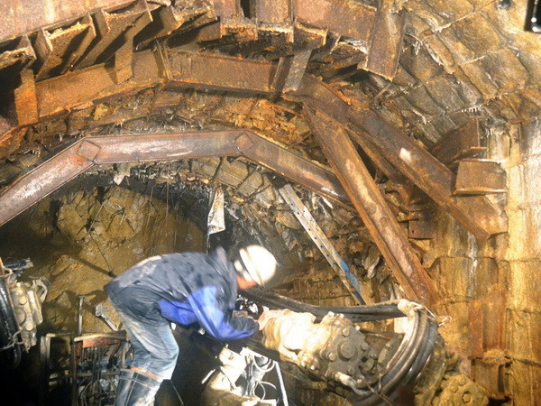 Xử phạt chủ đầu tư và 5 đơn vị trong vụ sập hầm thủy điện Đạ Dâng ảnh 1