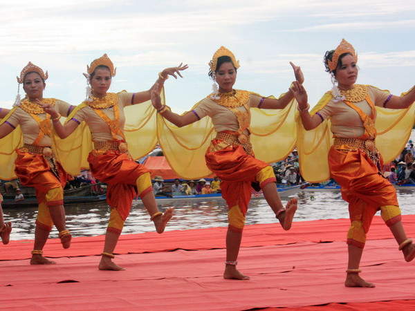 Tưng bừng ngày hội Văn hóa, thể thao và du lịch dân tộc Khmer ảnh 1