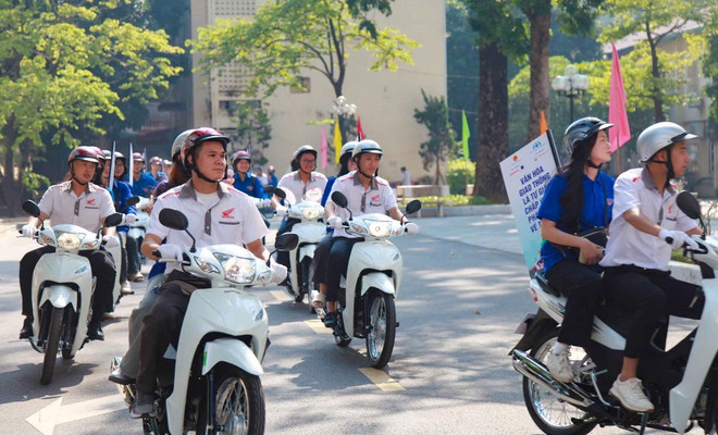 ttxvn chap_hanh_phap_luat_ve_an_toan_giao_thong_nam_hoc_2024-2025_resize.jpg