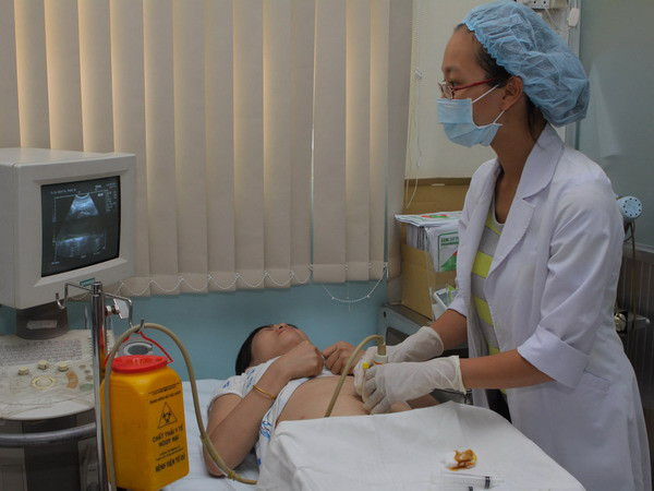 Hà Nội phấn đấu 70% bà mẹ mang thai được sàng lọc trước sinh ảnh 1